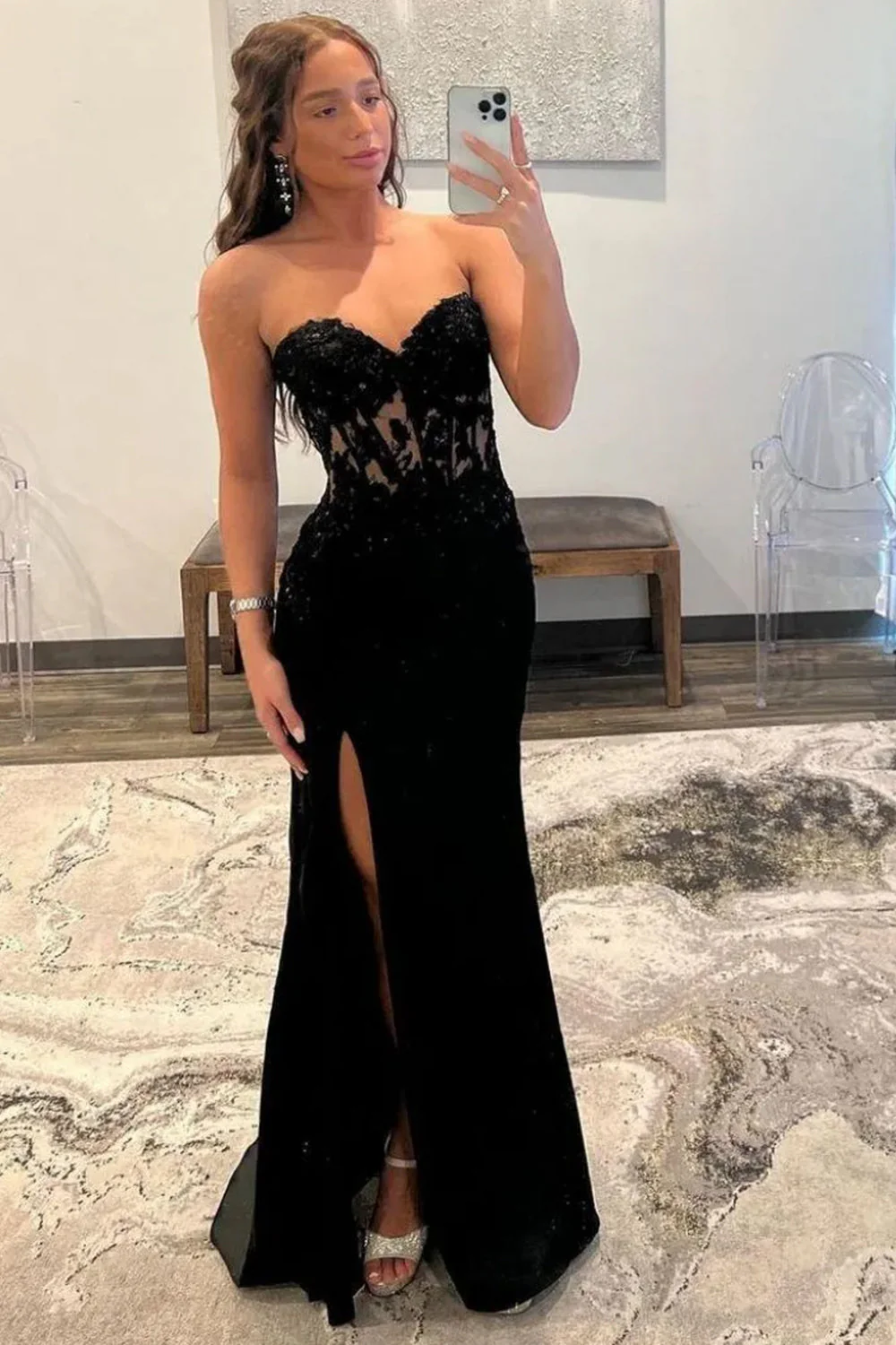 Black Chic Mermaid Prom Dress with Sweetheart Design Long Satin Skirt and Slit - Image 4
