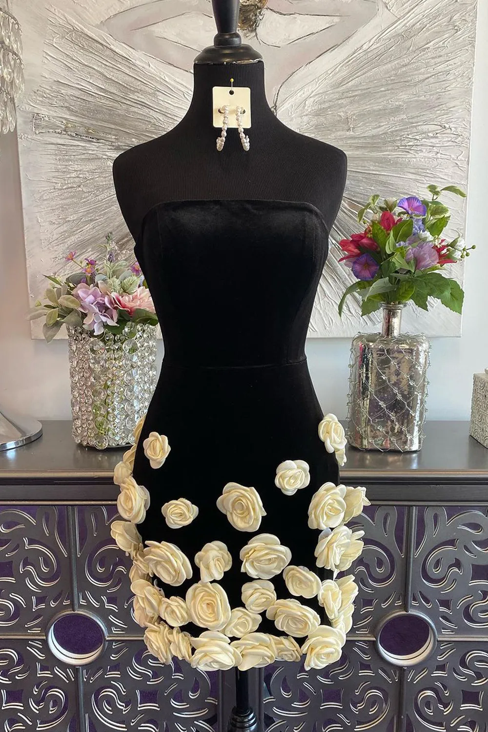 Black Strapless Bodycon Homecoming Dress with 3D Floral Appliqués and Short Hem - Image 2