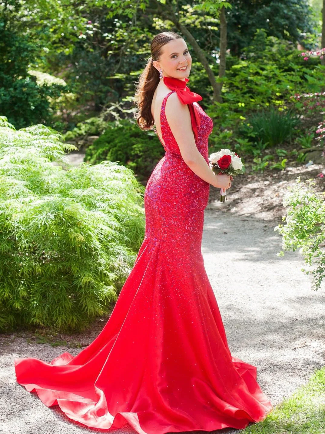 Charming Mermaid V-Neck Yellow Long Beaded Prom Dress with Bowknot - Image 7