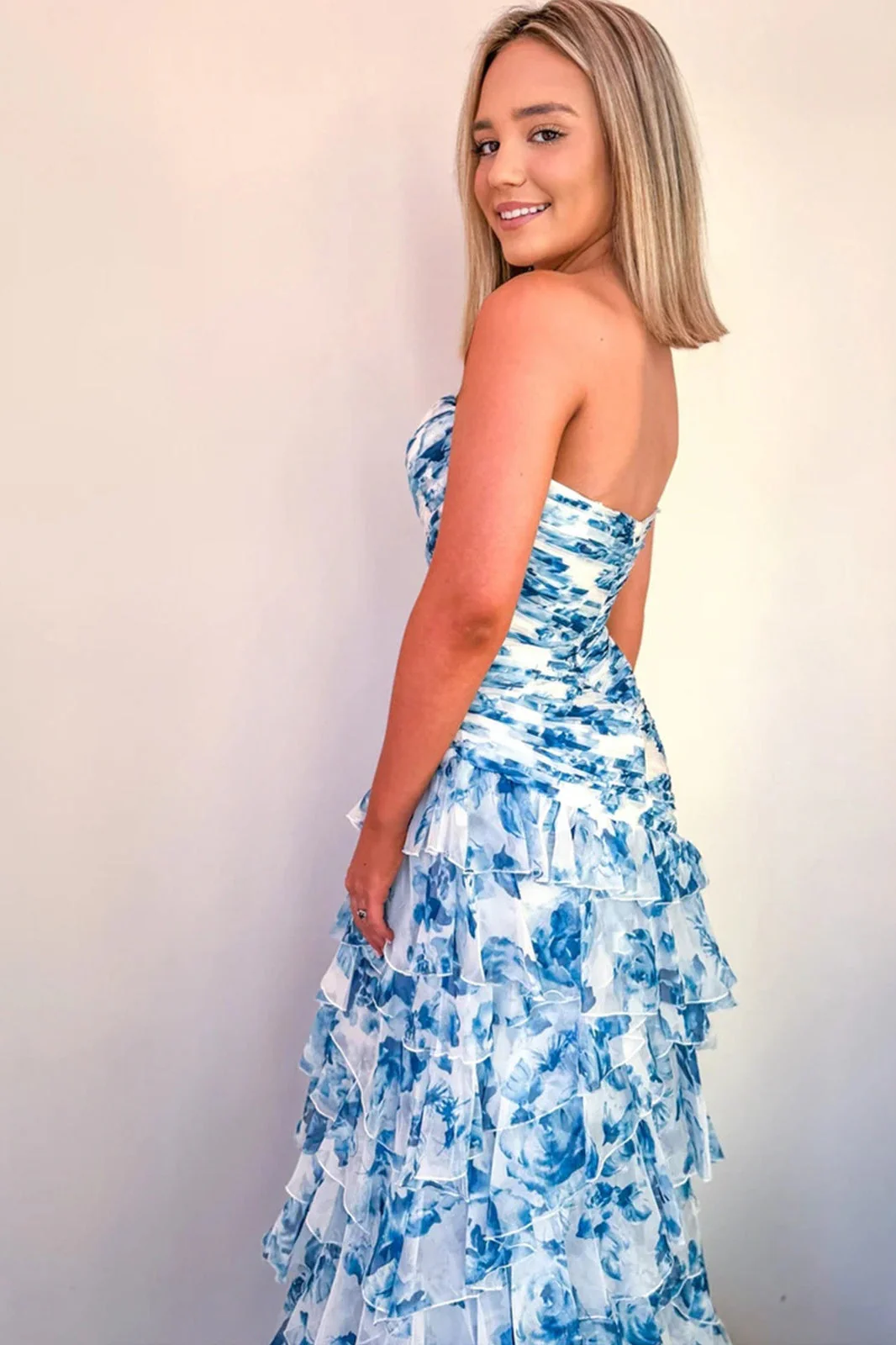 Chic Mermaid Sweetheart Pink Floral Printed Long Prom Dress with Ruffles - Image 3
