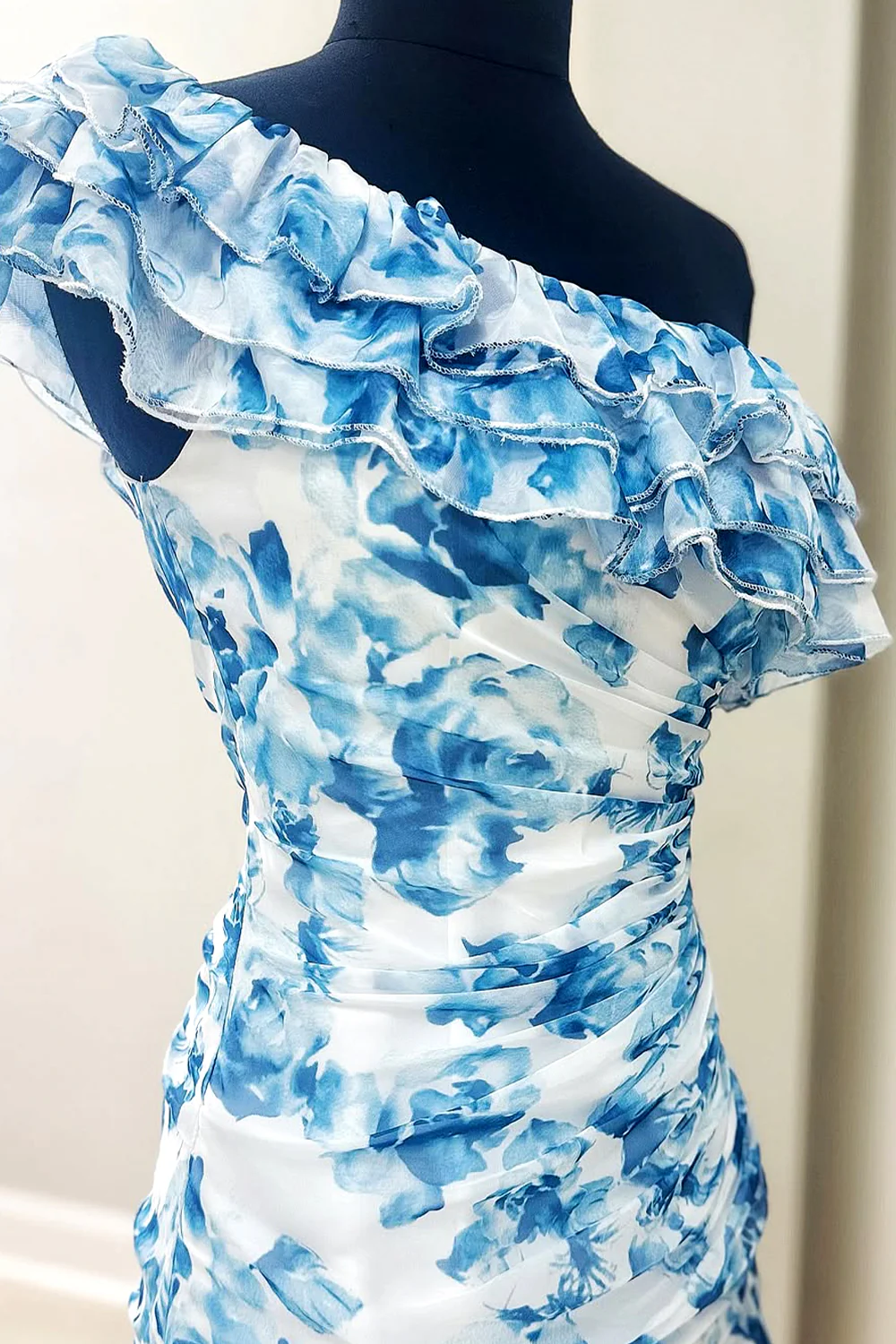 Cute One Shoulder Short Tight Print Homecoming Dress with Ruffle - Image 4