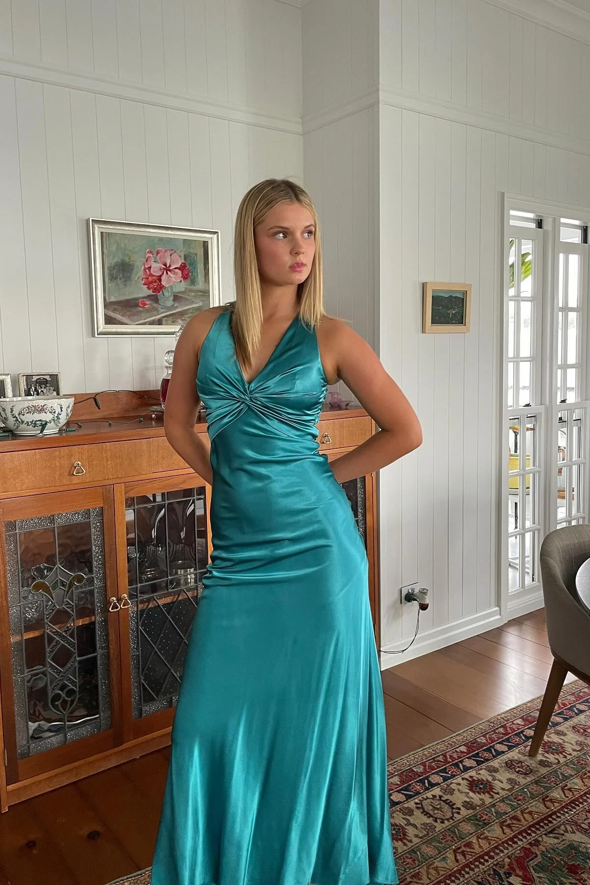 Stylish Sheath V Neck Green Long Party Dress with Open Back Bowknot - Image 4