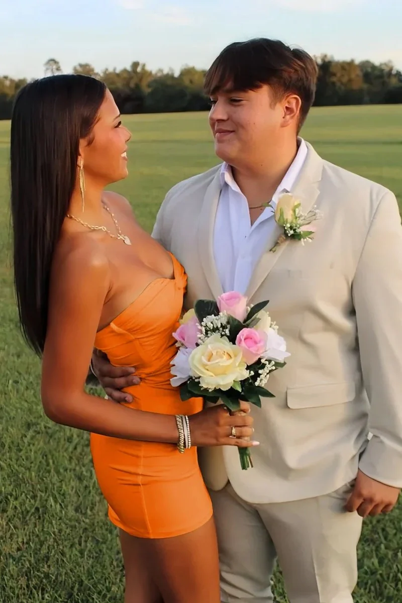 Elegant Strapless Yellow Ruched Bodycon Homecoming Dress with Cutout Detail - Image 6