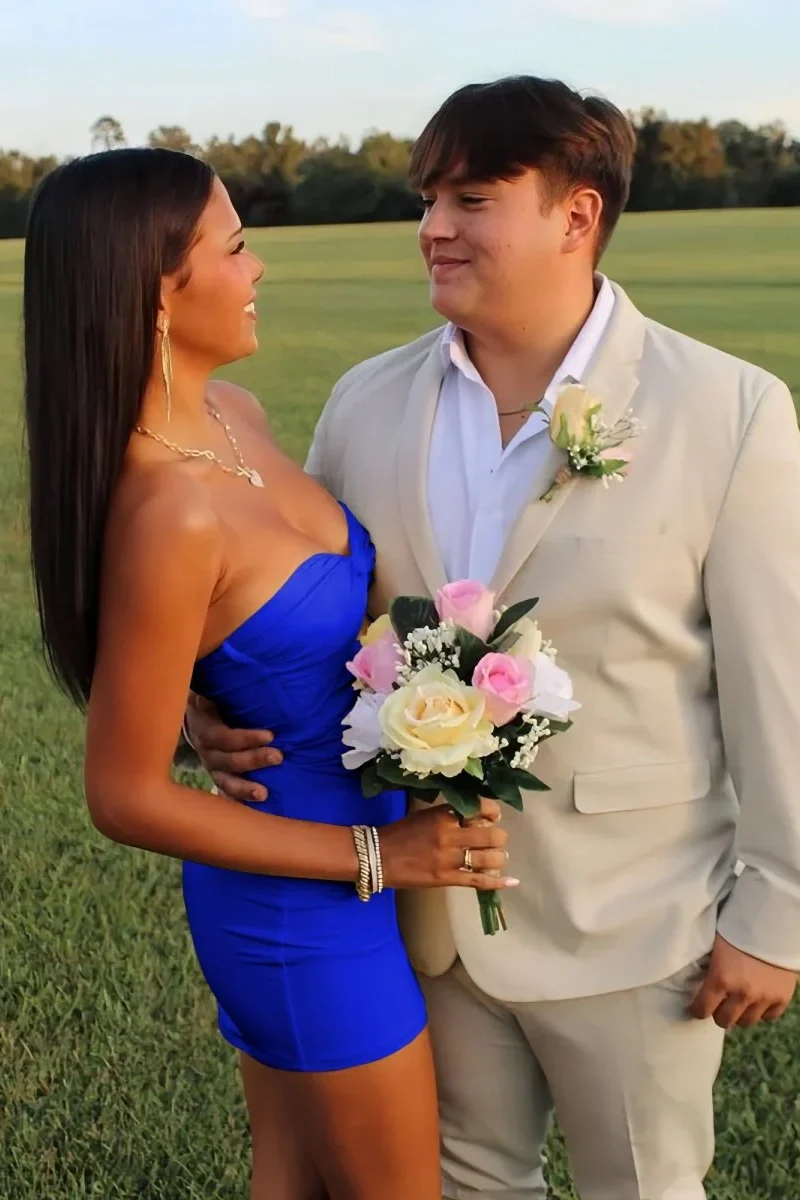 Elegant Strapless Yellow Ruched Bodycon Homecoming Dress with Cutout Detail - Image 8