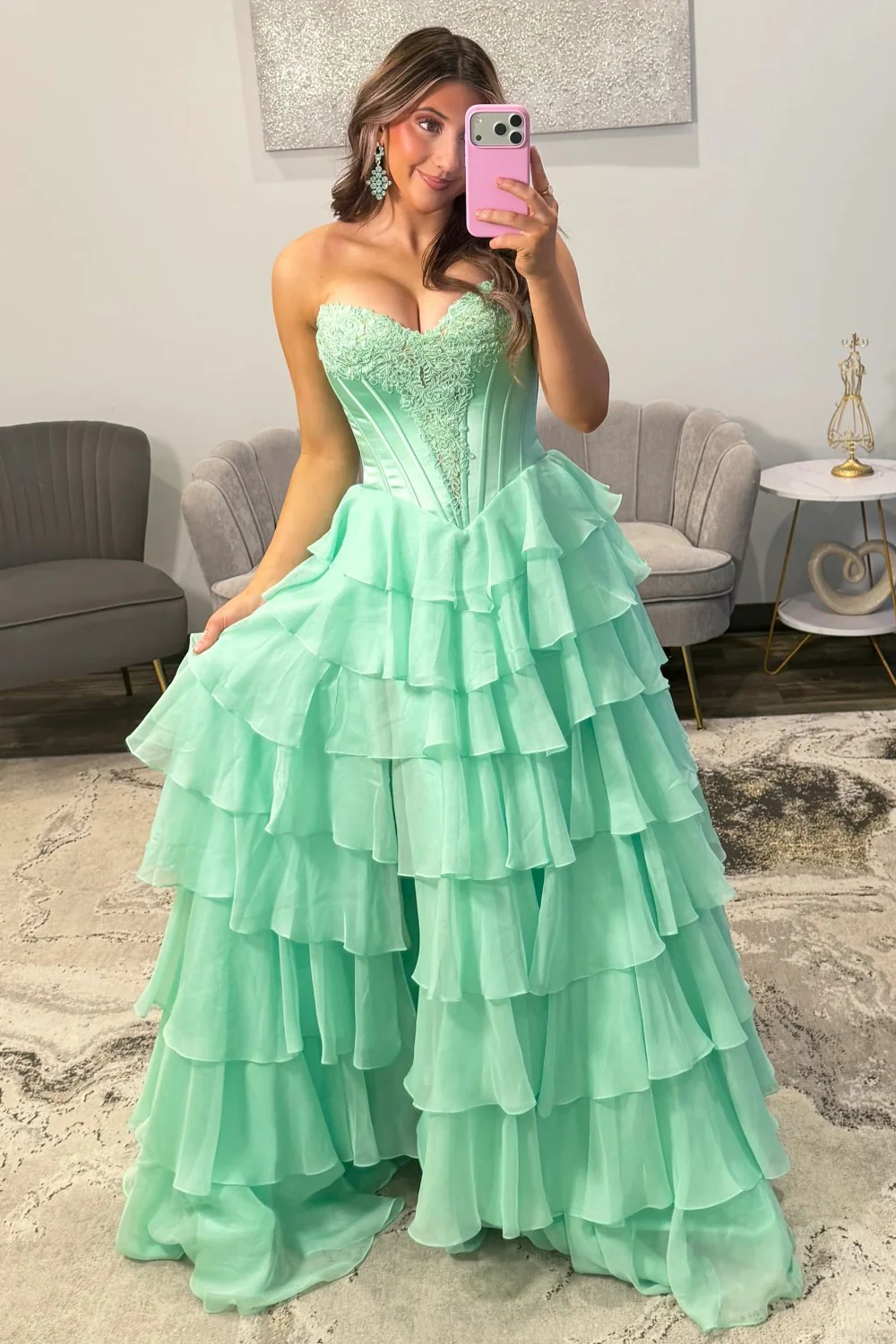 Emerald Green Sweetheart Corset Prom Dress with Tiered Ruffles and High Slit - Image 9