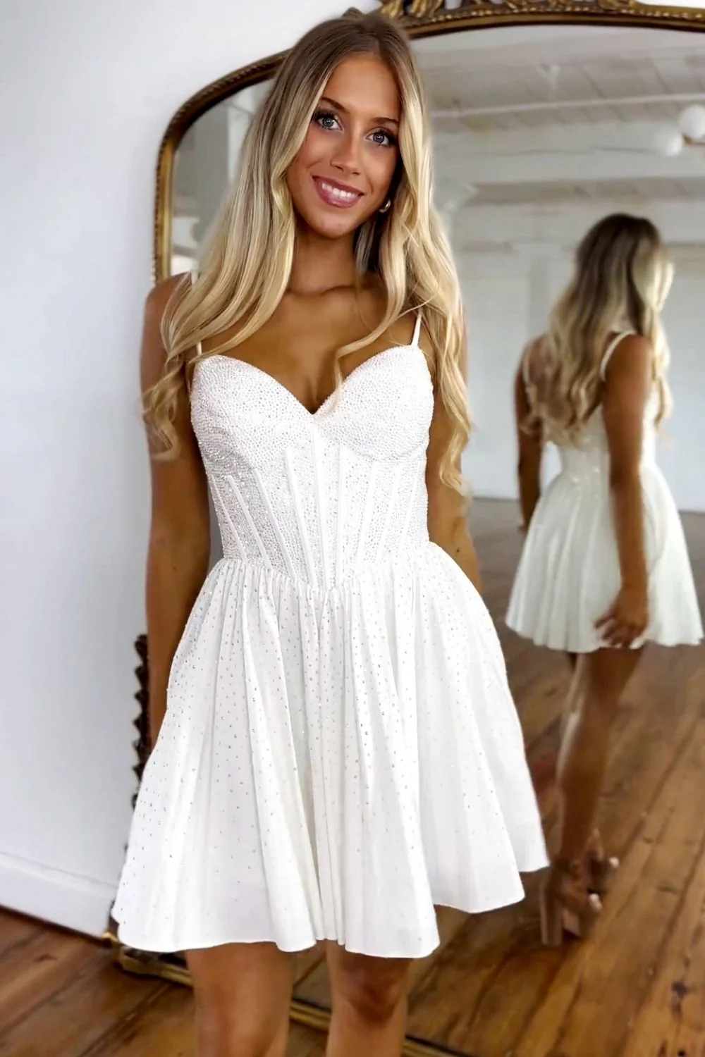 Glitter White A-Line Spaghetti Straps Short Dress with Beading Homecoming Dress - Image 3