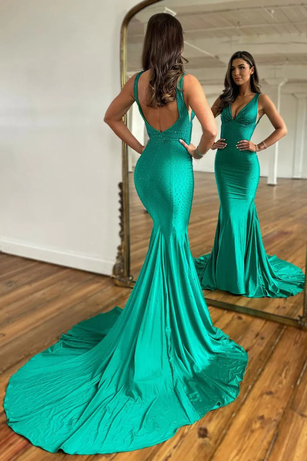 Gorgeous V Neck Mermaid Prom Dress with Long Silhouette and Beaded Corset Design - Image 6