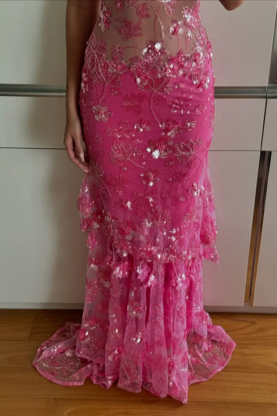 Hot Mermaid Spaghetti Straps Red Long Prom Dress with Embroidery - Image 21