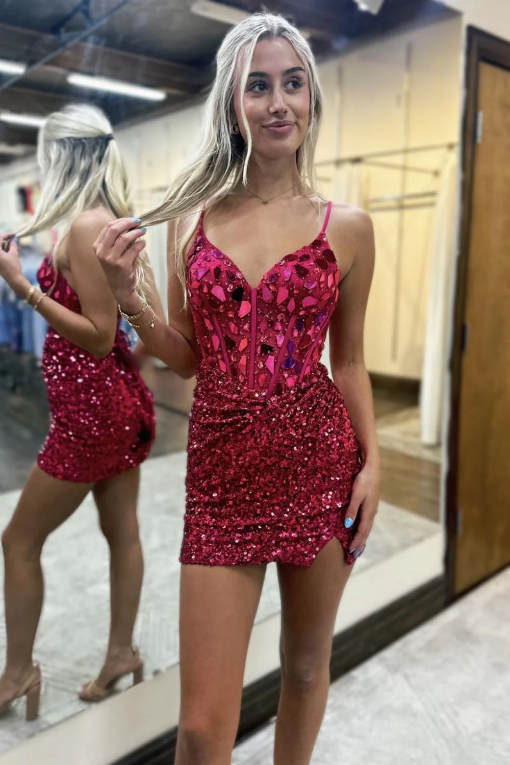 Luxurious Bodycon Spaghetti Strap Short Sequin Homecoming Dress with Mirror Details - Image 4