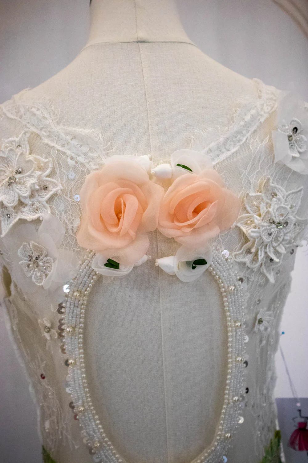 Luxurious Glitter Mermaid Keyhole Back Wedding Dress with Sequin and Belt - Image 9