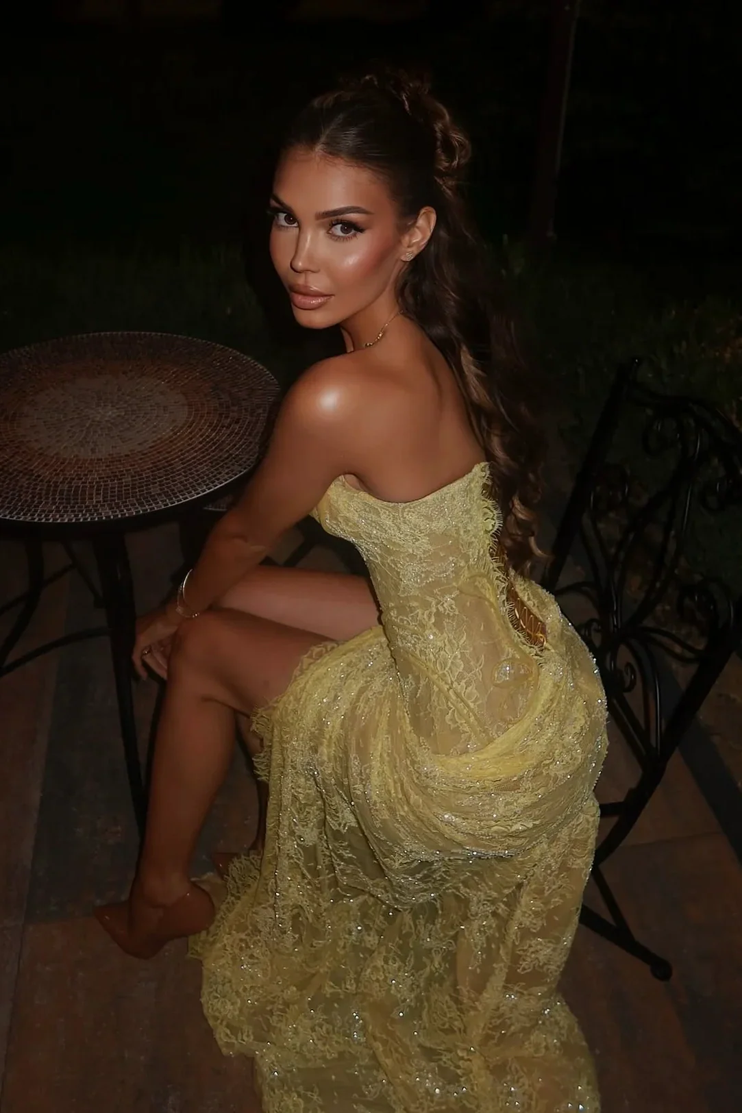 Luxurious Mermaid Sweetheart Yellow Lace Party Dress with Split Front - Image 4
