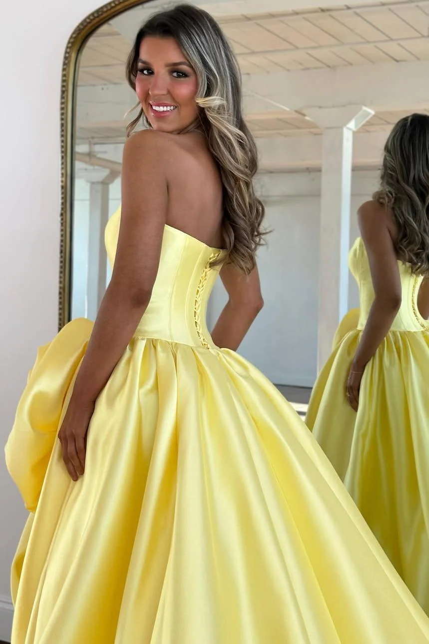 Luxury Strapless Corset Prom Gown with High Slit Skirt and Rosette Accent - Image 4