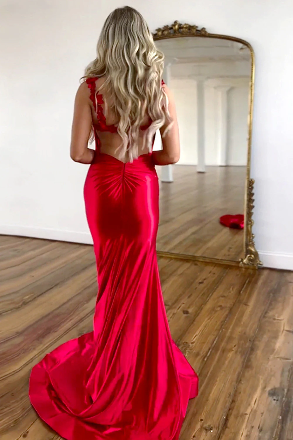 Red Satin Mermaid Prom Dress with Floral Strap Detailing and High Leg Slit - Image 3