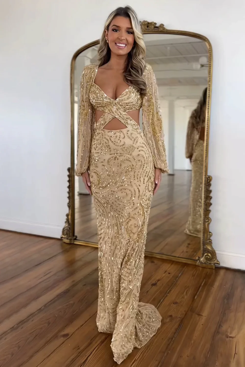 Sparkly Mermaid V-Neck Sequin Long Prom Dress with Long Sleeves - Image 3
