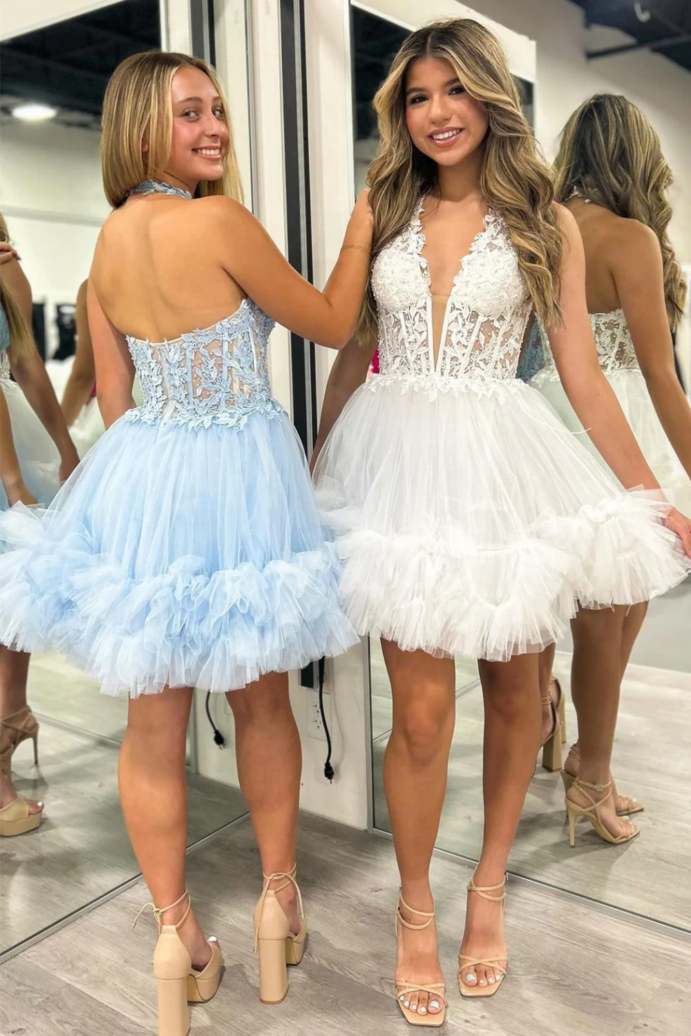 Stunning A-Line Halter Neck Lace Top Short Tulle Dress Homecoming Dress - Image 2