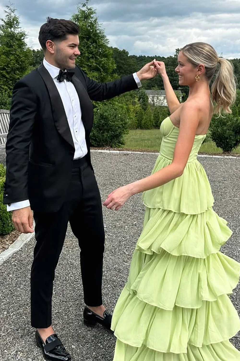 Sweetheart Light Green Layered Ruffle Evening Dress with Slit - Image 3