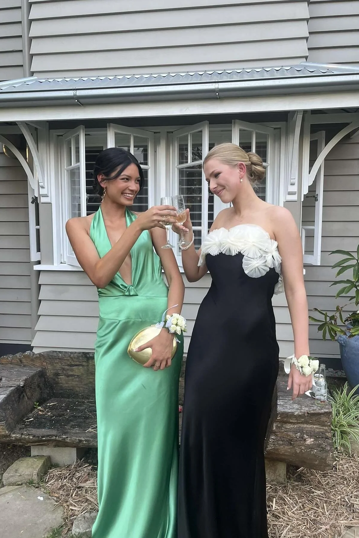 Trendy Sheath Halter Neck Green Long Party Dress with Backless - Image 3