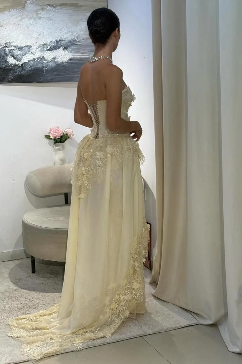 Vintage-Inspired Sweetheart Yellow Lace Prom Gown with Structured Bodice - Image 3