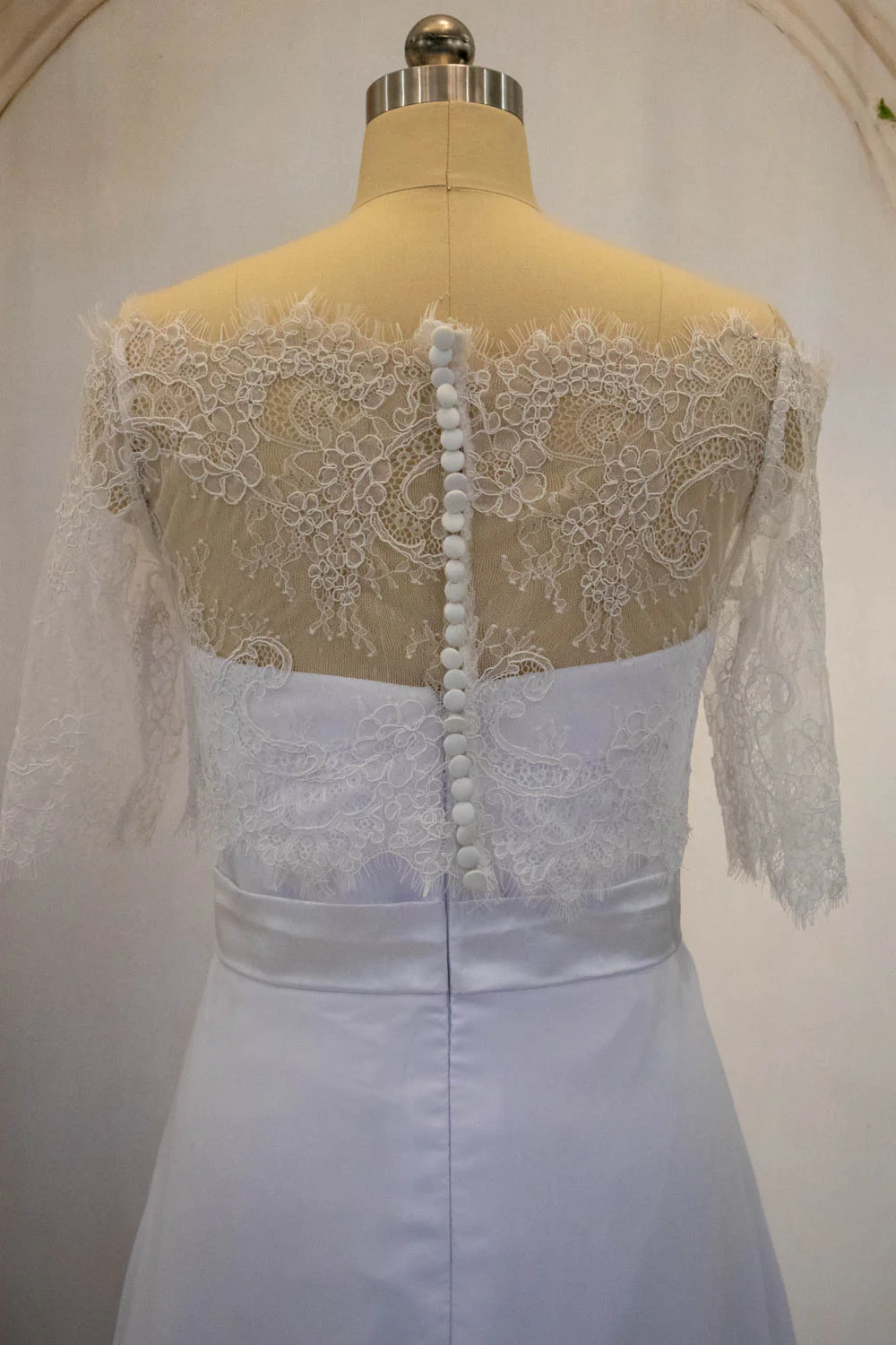 White Sheath Long Simple Satin Wedding Dress with Detachable Lace Shawl - Image 10